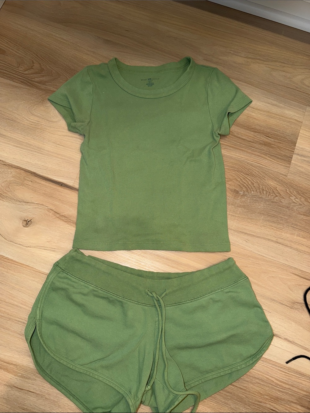 Brandy Melville Green Cotton Tee & Shorts Set xs like new worn once - Picture 2 of 9
